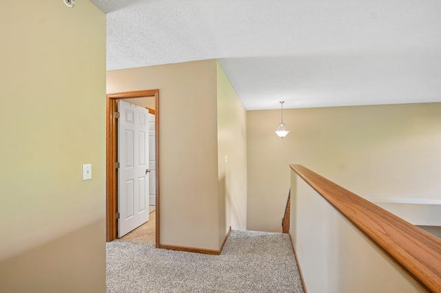 1602 Woodlynn Avenue 2, Maplewood, MN 55109