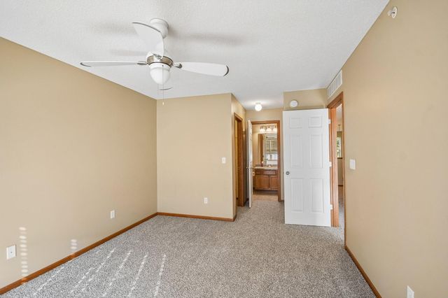 1602 Woodlynn Avenue 2, Maplewood, MN 55109