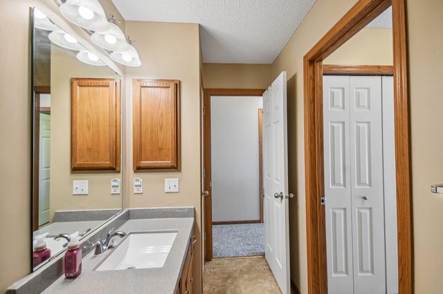 1602 Woodlynn Avenue 2, Maplewood, MN 55109