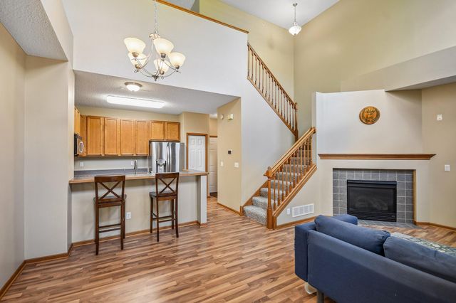 1602 Woodlynn Avenue 2, Maplewood, MN 55109