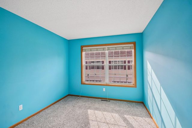 1602 Woodlynn Avenue 2, Maplewood, MN 55109