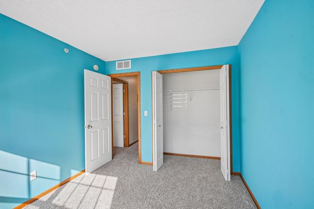 1602 Woodlynn Avenue 2, Maplewood, MN 55109
