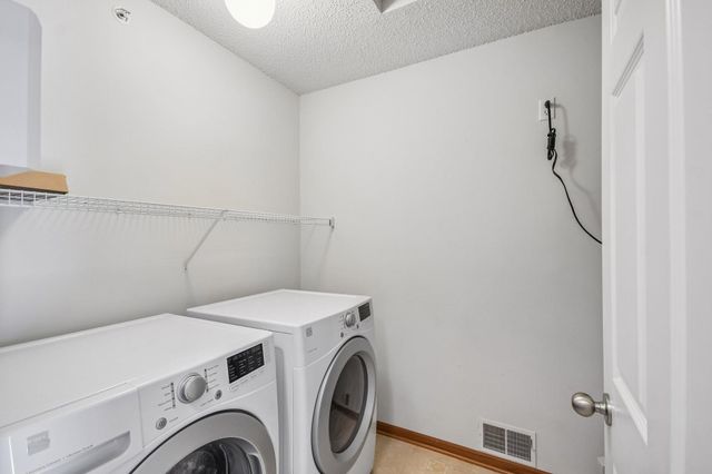 1602 Woodlynn Avenue 2, Maplewood, MN 55109