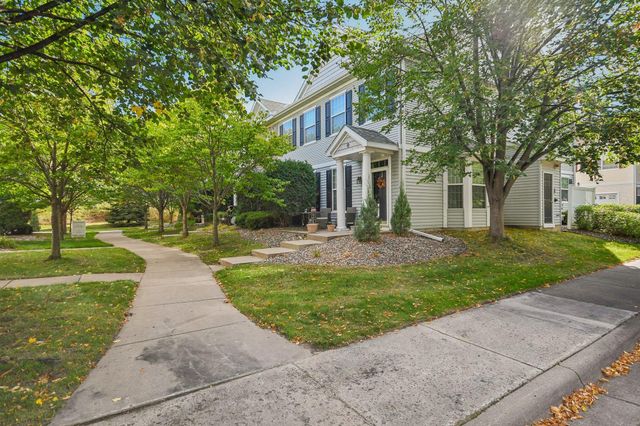 1602 Woodlynn Avenue 2, Maplewood, MN 55109