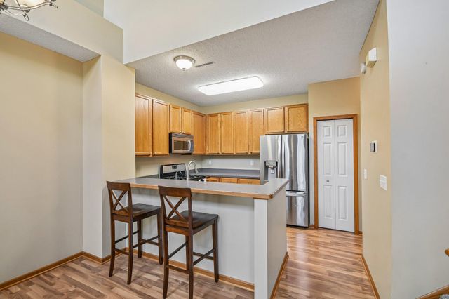 1602 Woodlynn Avenue 2, Maplewood, MN 55109