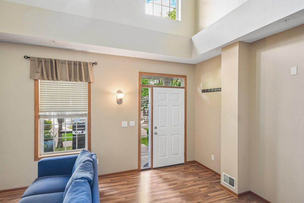1602 Woodlynn Avenue 2, Maplewood, MN 55109 — photo 3