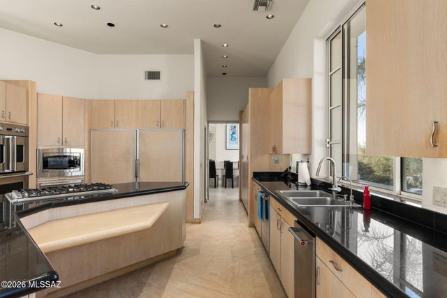 5151 N Calle Ladero, Tucson, AZ 85718