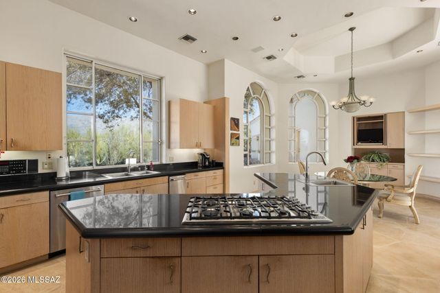 5151 N Calle Ladero, Tucson, AZ 85718