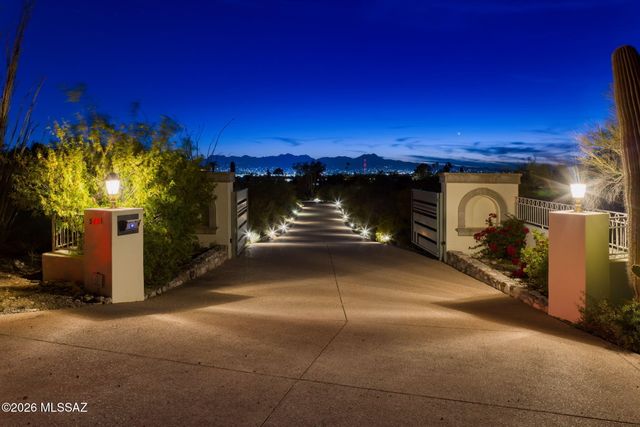 5151 N Calle Ladero, Tucson, AZ 85718