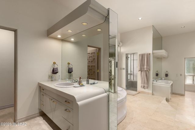 5151 N Calle Ladero, Tucson, AZ 85718