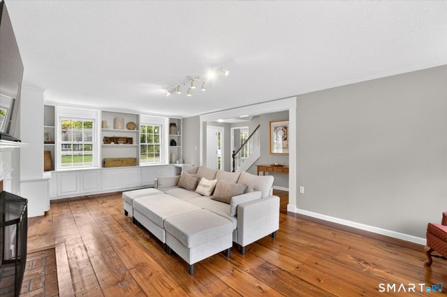 50 Fox Den Road, Simsbury, CT 06092