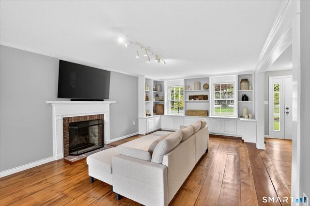 50 Fox Den Road, Simsbury, CT 06092