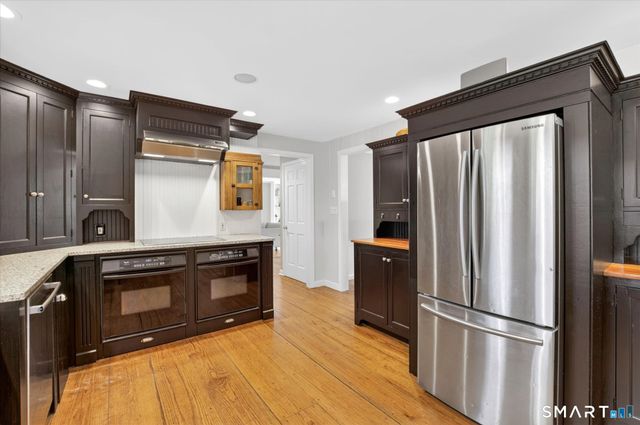 50 Fox Den Road, Simsbury, CT 06092