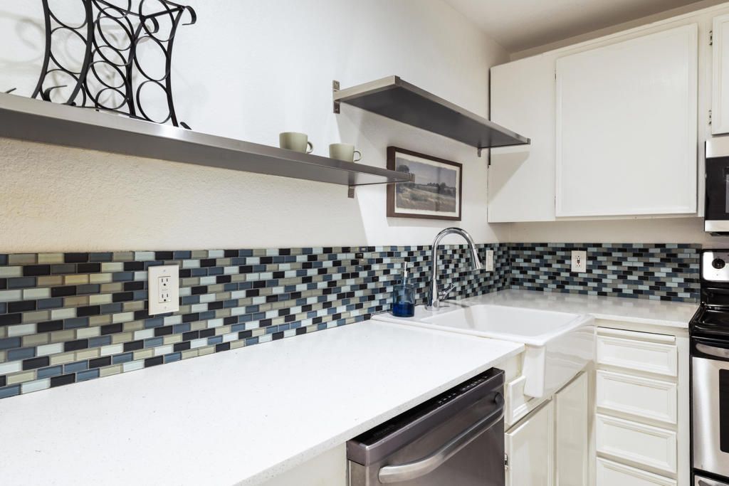 Image 12 of property listing at 510 N Villa Court 107, Palm Springs, CA 92262