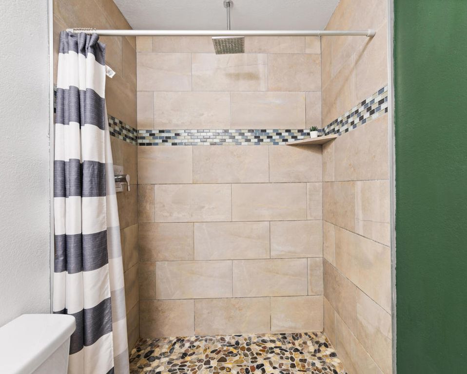 Image 14 of property listing at 510 N Villa Court 107, Palm Springs, CA 92262