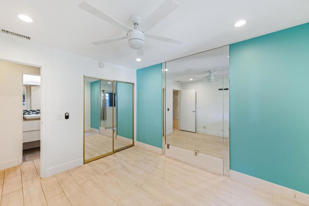 Image 17 of property listing at 510 N Villa Court 107, Palm Springs, CA 92262