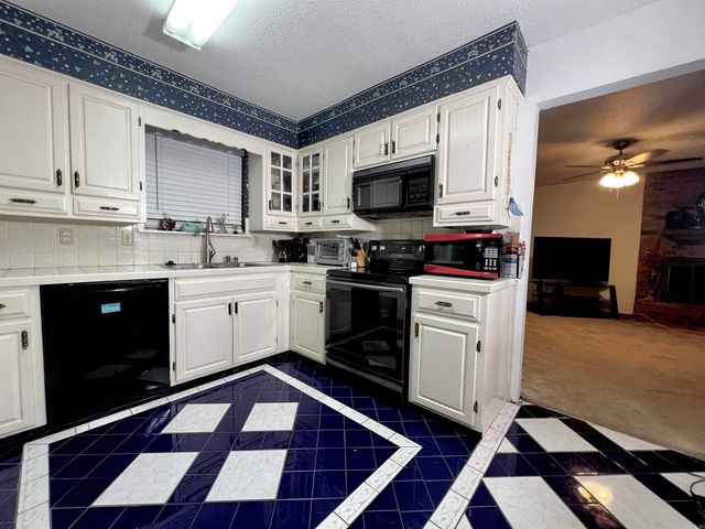 2002 Shumate Drive, Little Rock, AR 72212