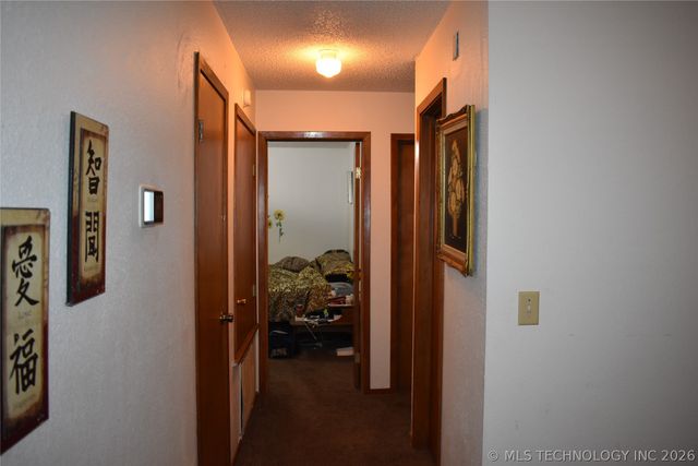 708 S J Street, Hugo, OK 74743