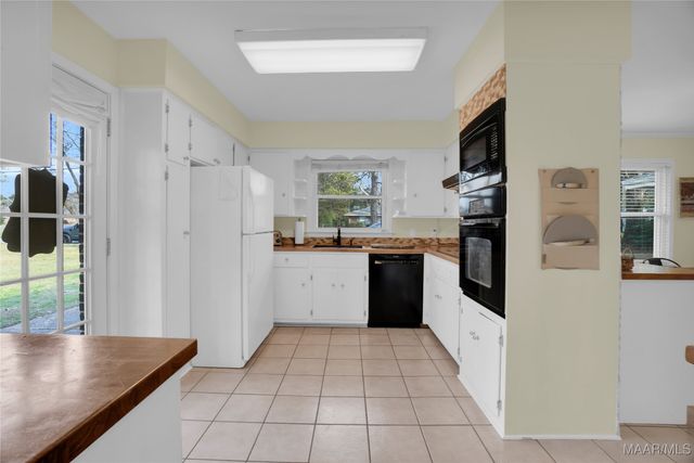 1013 HIGHPOINT Road, Montgomery, AL 36109