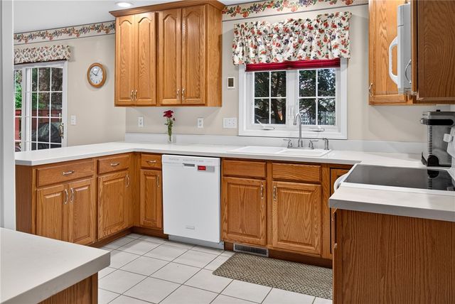 186 Paula Red Lane, Greece, NY 14626