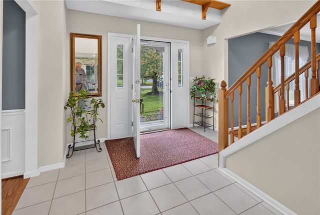 186 Paula Red Lane, Greece, NY 14626
