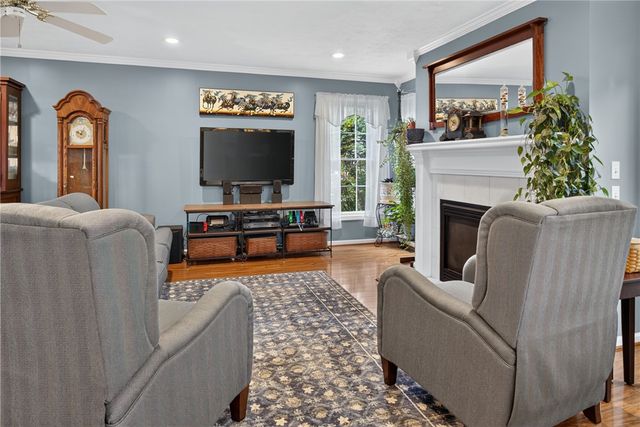 186 Paula Red Lane, Greece, NY 14626