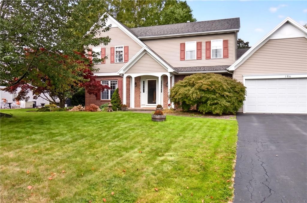 186 Paula Red Lane, Greece, NY 14626