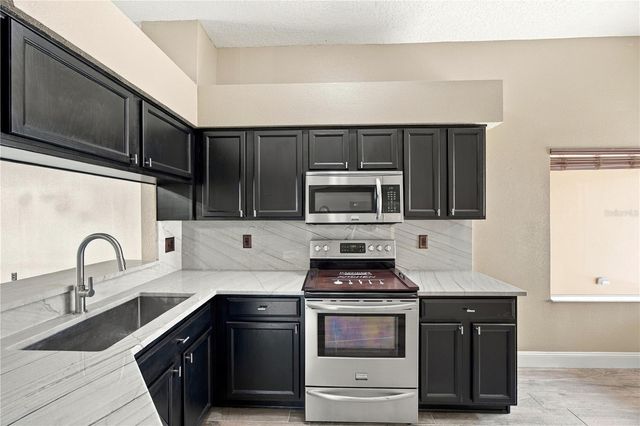 7919 MERCHANTVILLE CIRCLE, Zephyrhills, FL 33540