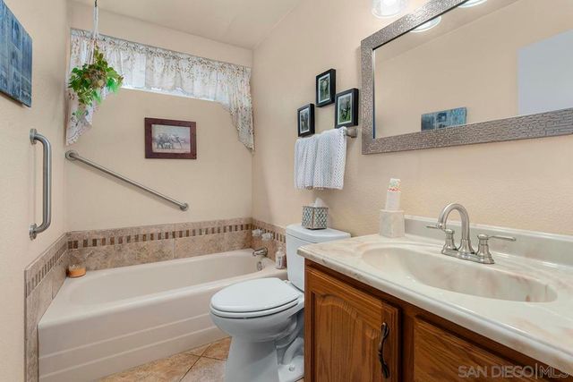 13438 Floral, Poway, CA 92064