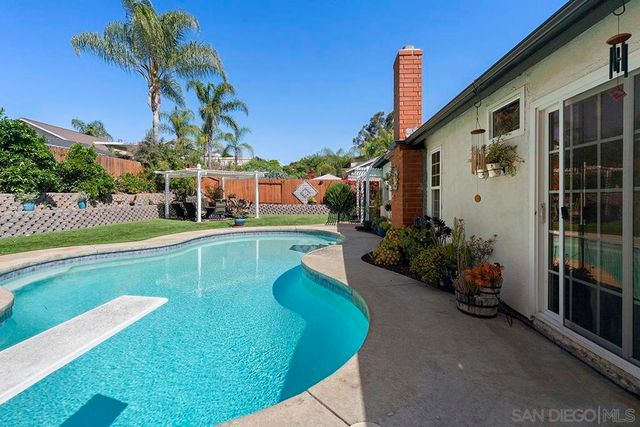 13438 Floral, Poway, CA 92064