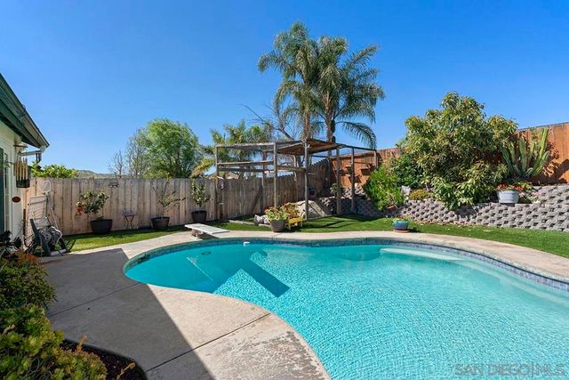 13438 Floral, Poway, CA 92064