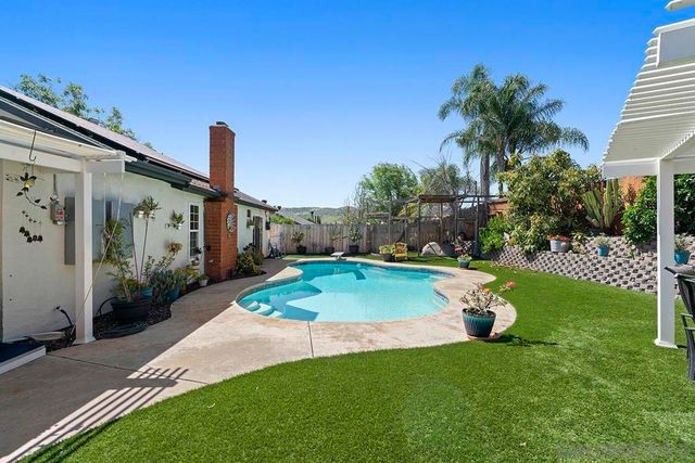 13438 Floral, Poway, CA 92064