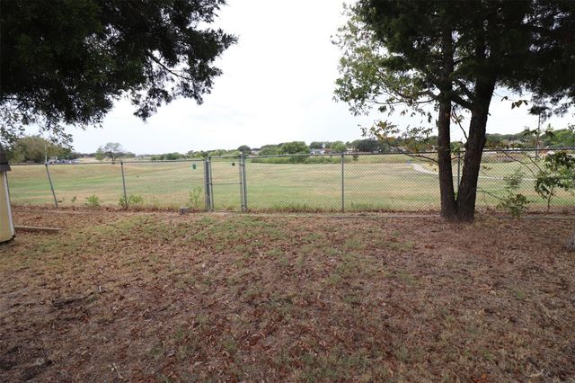 2002 Victoria Road, Carrollton, TX 75007