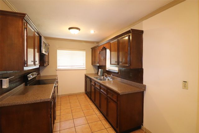 2002 Victoria Road, Carrollton, TX 75007