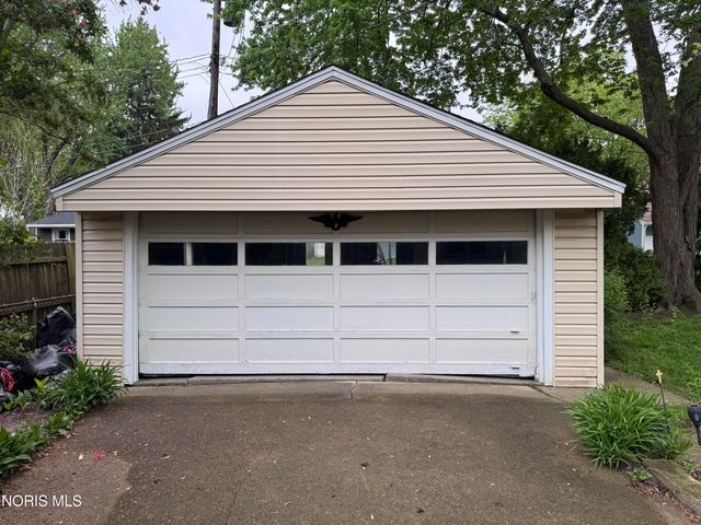 1408 Bradshaw Court, Maumee, OH 43537