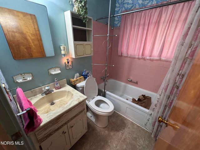 1408 Bradshaw Court, Maumee, OH 43537