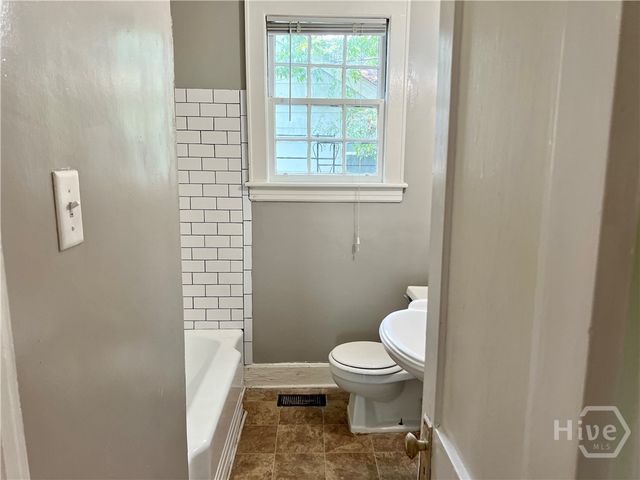 10 W 51st Street, Savannah, GA 31405