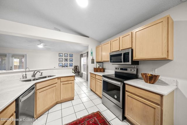 1272 White Oak Circle, Melbourne, FL 32934