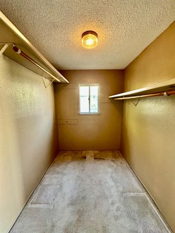 55 Oxford Avenue, Clovis, CA 93612