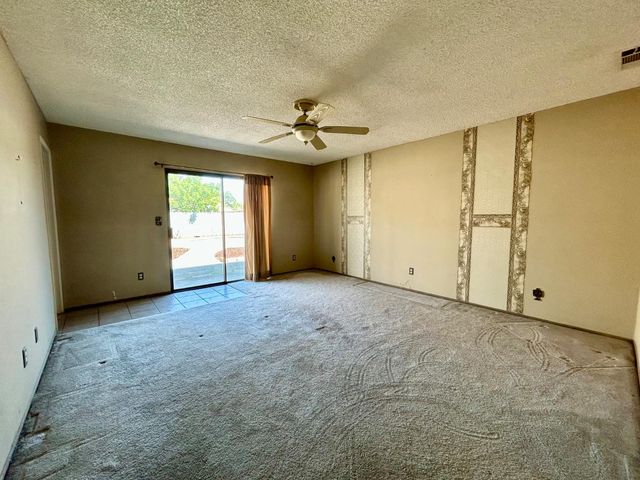 55 Oxford Avenue, Clovis, CA 93612