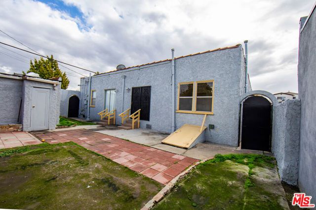 2003 W 66th Street, Los Angeles, CA 90047