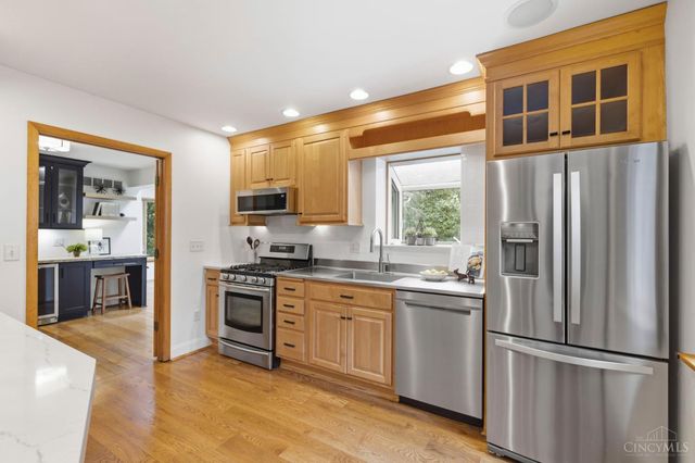 7767 Shawnee Run Rd, Indian Hill, OH 45243