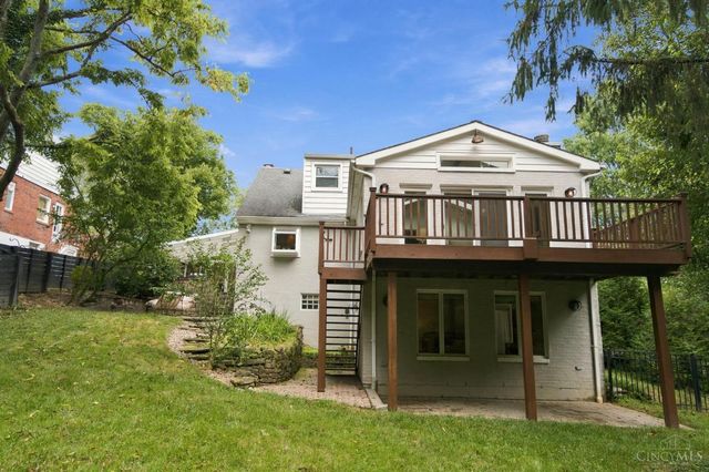7767 Shawnee Run Rd, Indian Hill, OH 45243