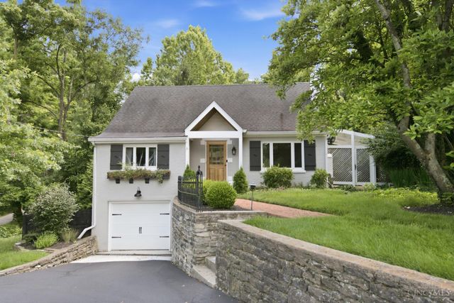 7767 Shawnee Run Rd, Indian Hill, OH 45243