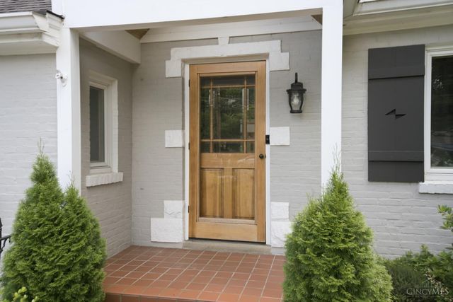 7767 Shawnee Run Rd, Indian Hill, OH 45243