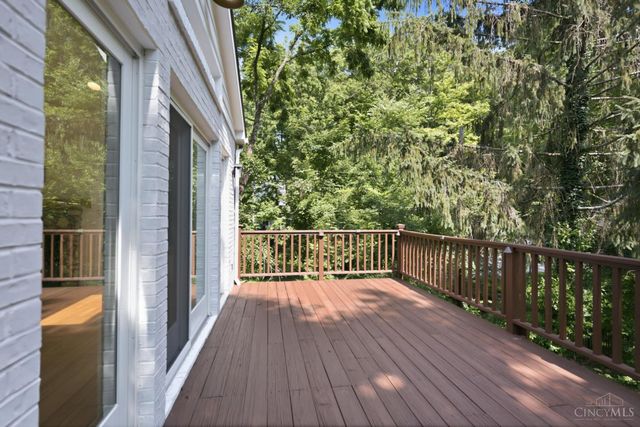 7767 Shawnee Run Rd, Indian Hill, OH 45243