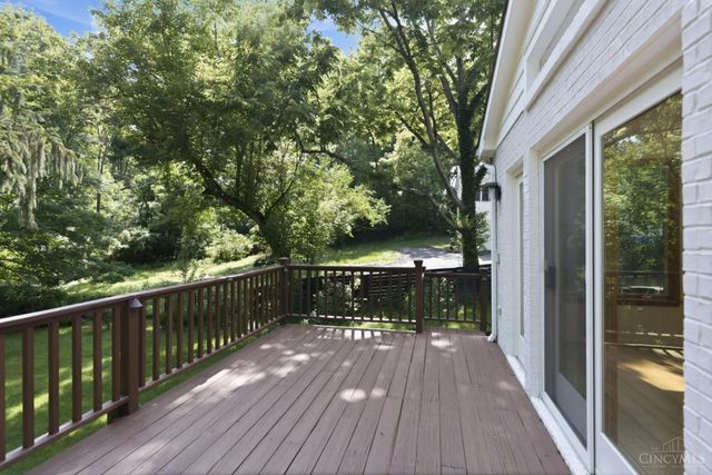 7767 Shawnee Run Rd, Indian Hill, OH 45243