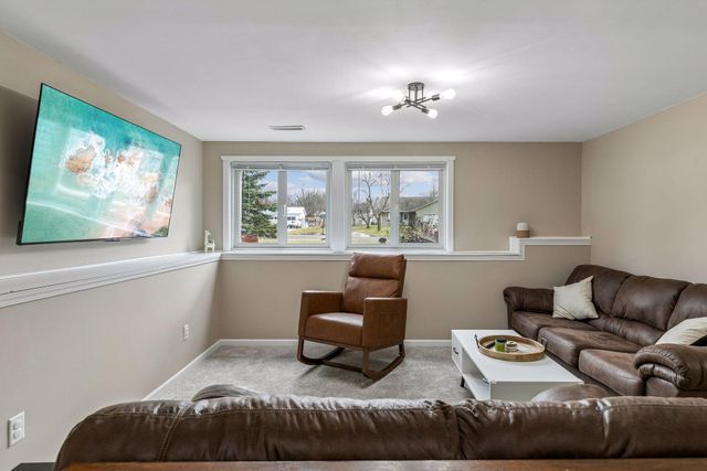 1558 9th Street Circle SE, Forest Lake, MN 55025