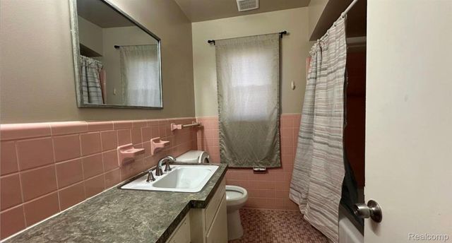 27099 Demrick Street, Roseville, MI 48066