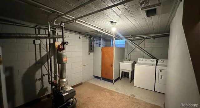 27099 Demrick Street, Roseville, MI 48066